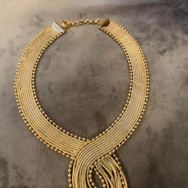 2000s Vintage Costume Jewelry Gilded Metal and Faux Pearls Necklace For Sale - Image 12 of 18