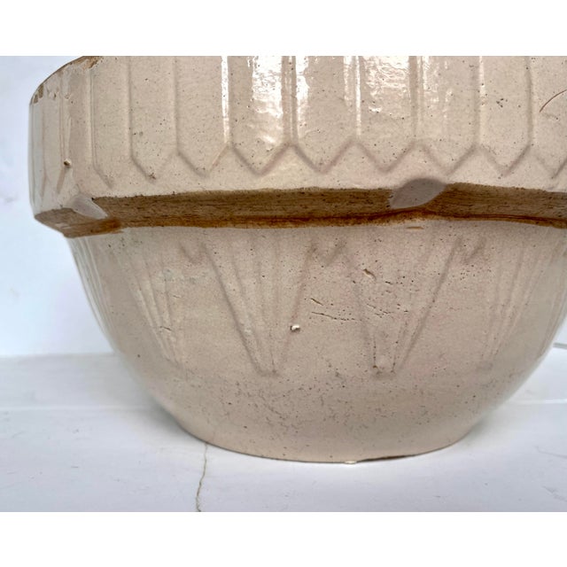 American Antique 1930s Ruckel Pottery Picket Fence Stoneware Bowl For Sale - Image 3 of 9