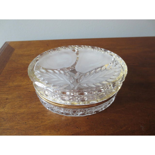 Late 20th Century Vintage Frosted Glass Hinged Jewelry Box With Gold Colored Trim For Sale In Atlanta - Image 6 of 11
