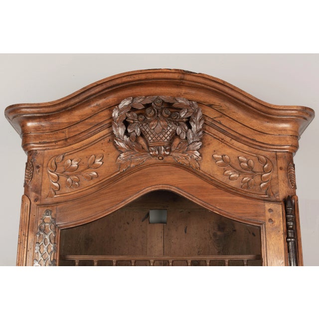 18th Century 18th Century French Provencal Verrio or Wall Cabinet For Sale - Image 5 of 10