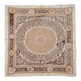 Suzani Wall Hanging Decor - Mid 20th Century Embroidery 4'6'' X 4'9'' For Sale