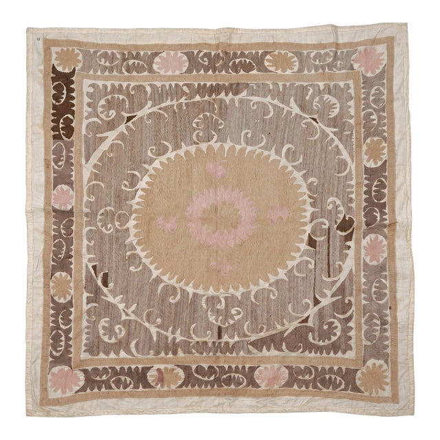 Suzani Wall Hanging Decor - Mid 20th Century Embroidery 4'6'' X 4'9'' For Sale