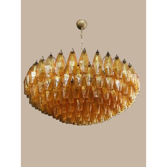 Mid-Century Modern Murano Poliedri Amber Glass Chandelier – 185 Glass - Round Shape For Sale - Image 3 of 4