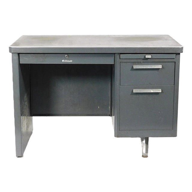 1950s Mid-Century Single-Pedestal Steelmaster Tanker Desk For Sale