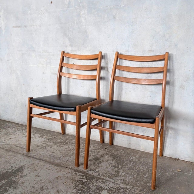 Mid-Century Teak & Beech Ladder Back Dining Chairs, Set of 2 For Sale - Image 4 of 11