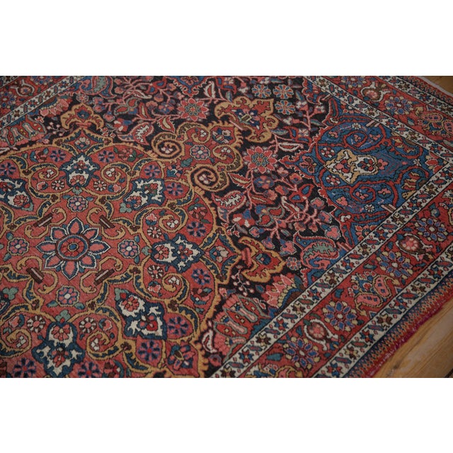 1940s Vintage Isfahan Rug - 4'5" x 6'7" For Sale - Image 5 of 9