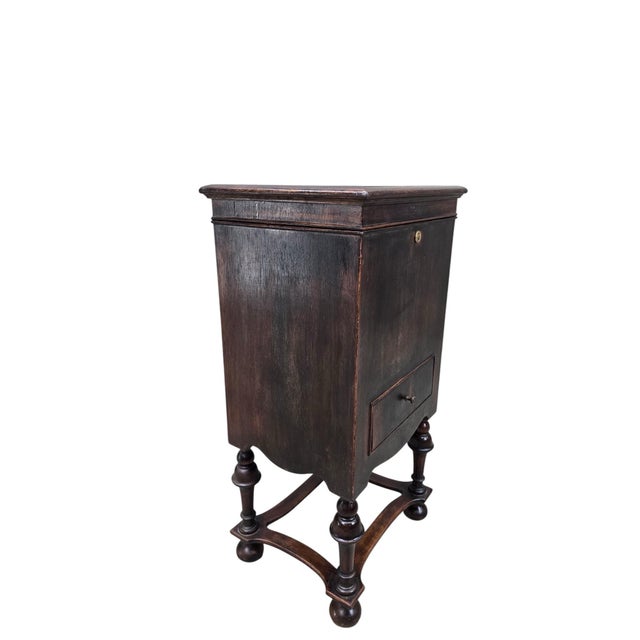 Antique English Mahogany Smoking Cabinet With Glass-Lined Humidor For Sale - Image 4 of 11
