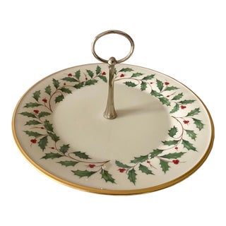 Lenox Holiday Round Serving Plate With Handle Excellent Condition Late 20th Century For Sale