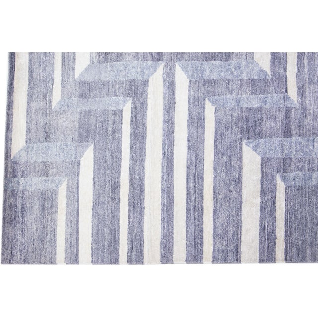 2010s Handmade Modern Wool & Silk Rug With Gray Geometric Design For Sale - Image 4 of 7