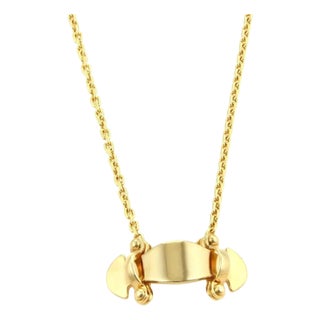 Louis Vuitton Stand by Me 18k Yellow Gold Pendant Necklace For Sale