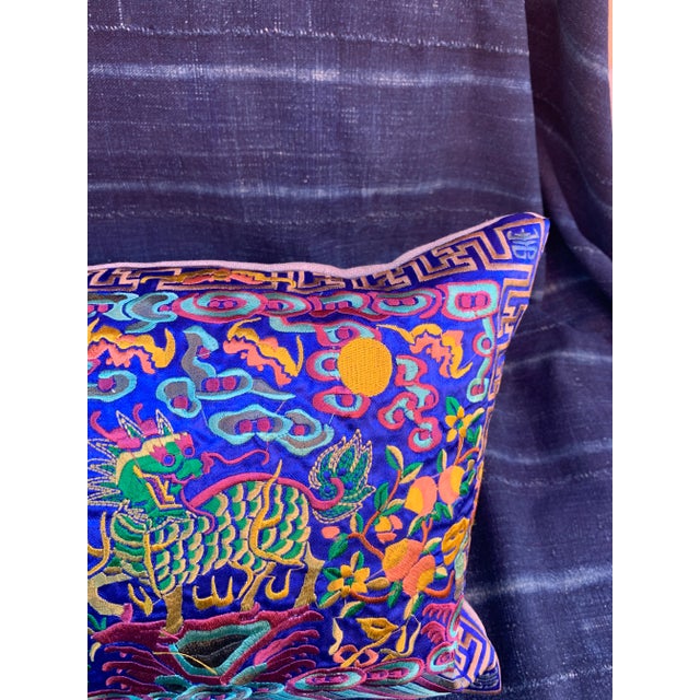 Textile Hollywood Regency Royal Blue & Gold Silk Embroidered Foo Dogs Chinoiserie Boudoir Lumbar Pillow For Sale - Image 7 of 9