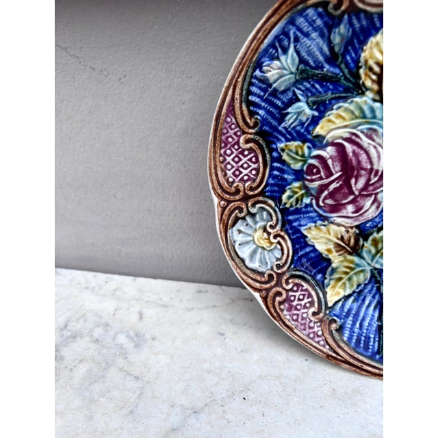 Rustic Majolica Roses Plate Wasmuel, Circa 1890 For Sale - Image 3 of 4