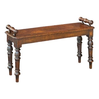English Hall Bench or Window Seat of Patinated Oak From the 19th Century For Sale