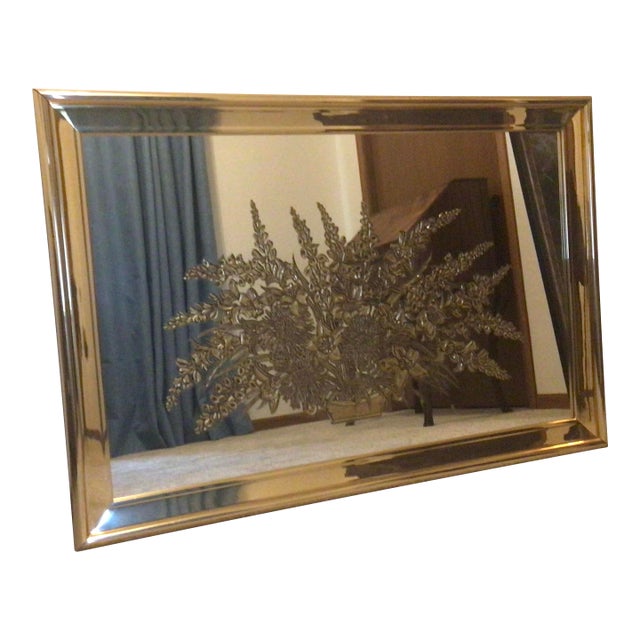 This mirror is absolutely beautiful, it needs to be the center of attention in your home. It’s a statement piece.! As seen...