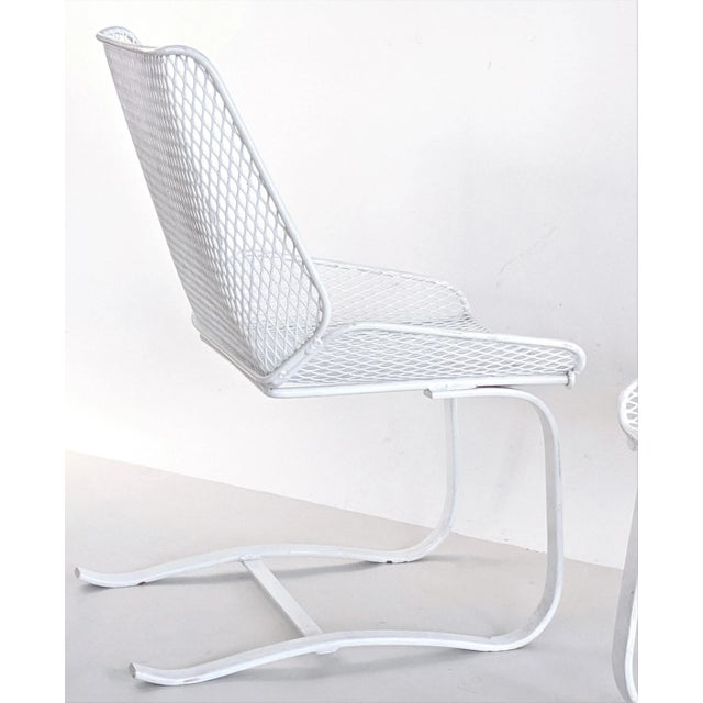 White 1960s Mid-Century Modern Metal Mesh Cantilever Bouncer Patio Chairs - a Pair, Attributed For Sale - Image 8 of 12