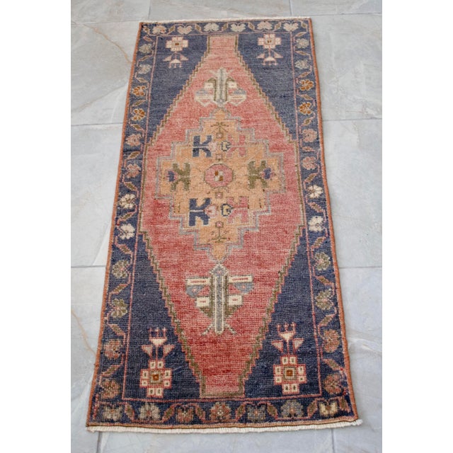 1970s 1970s Entryway Rug, Bath Mat, Kitchen Decor, Small Rug, Turkish Rug, Doormat 1'7" X 3'7" For Sale - Image 5 of 11