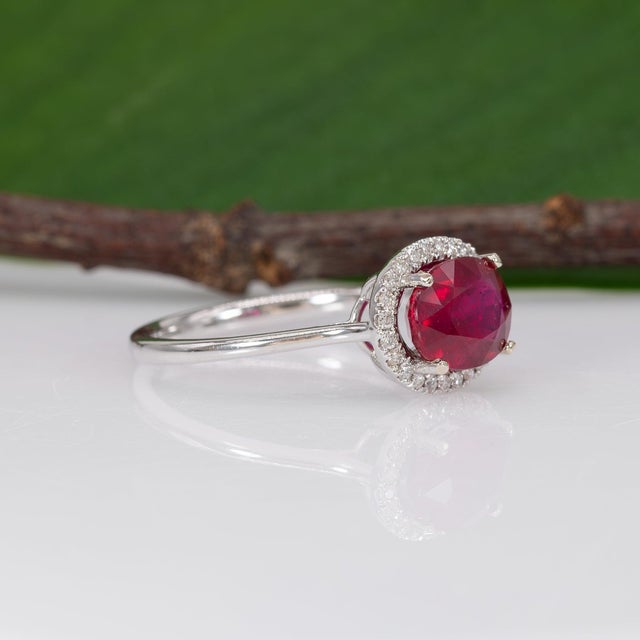 Red 2.8Ct Madagascar Ruby Ring With Natural Diamond Accents: Solid 14k Gold, Size 6.75 For Sale - Image 8 of 10