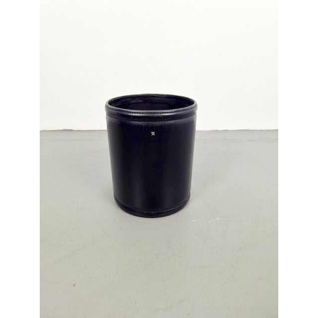 Black Saddle Leather Wastebasket in the style of Jacques Adnet, 1960s For Sale - Image 6 of 14