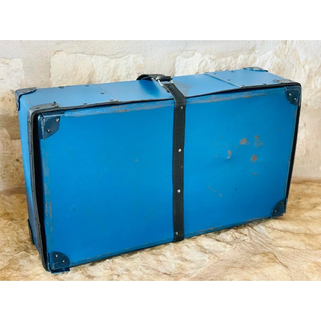 Shabby Chic Early 20th Century Vintage English Laundry Mailing Box For Sale - Image 3 of 12