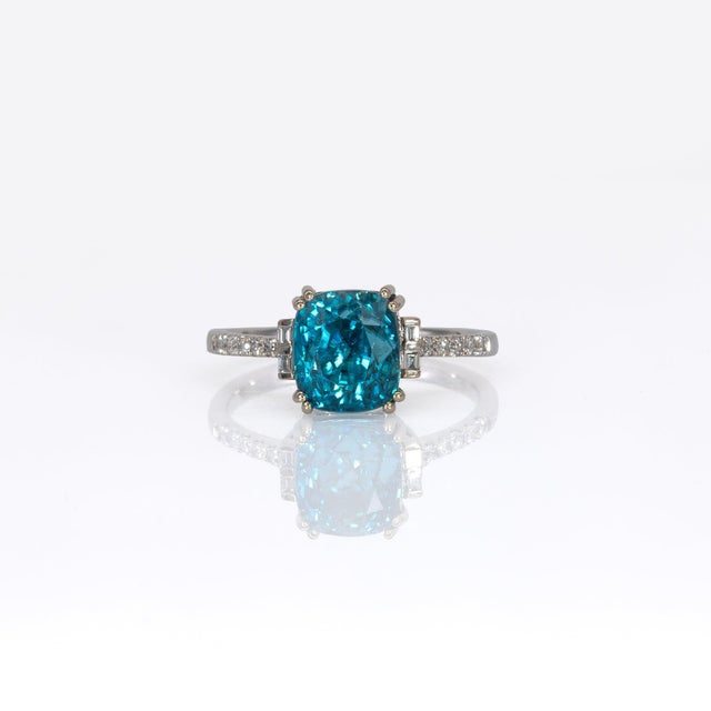 2020s 5.4Ct Blue Zircon Ring With Natural Diamond Accents: Solid 14k Gold, Size 6.75 For Sale - Image 5 of 10