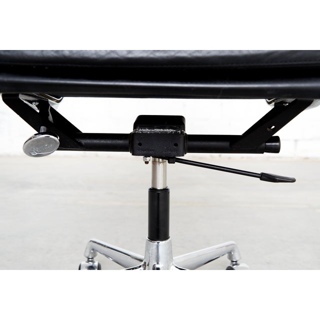 Black Vintage EA217 Office Chair by Charles & Ray Eames for Vitra, 1980s For Sale - Image 8 of 18