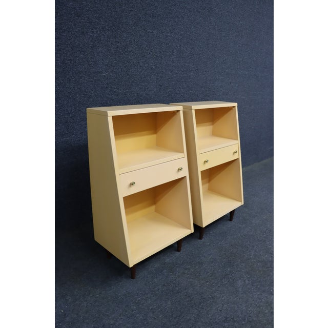 American of Martinsville Merton Gershun Urban-Suburban Nightstands for American of Martinsville, Pair For Sale - Image 4 of 11