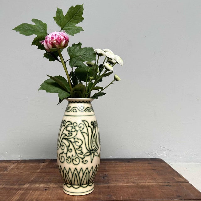 1950s Ceramic Ikebana Flower Vase by Mitsuhiro Yamazaki, 1950s For Sale - Image 5 of 17