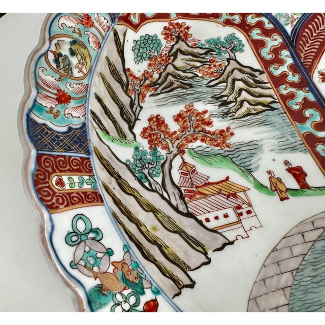 Late 19th Century Large Japanese Imari Scallop Edge Porcelain Charger For Sale - Image 5 of 12