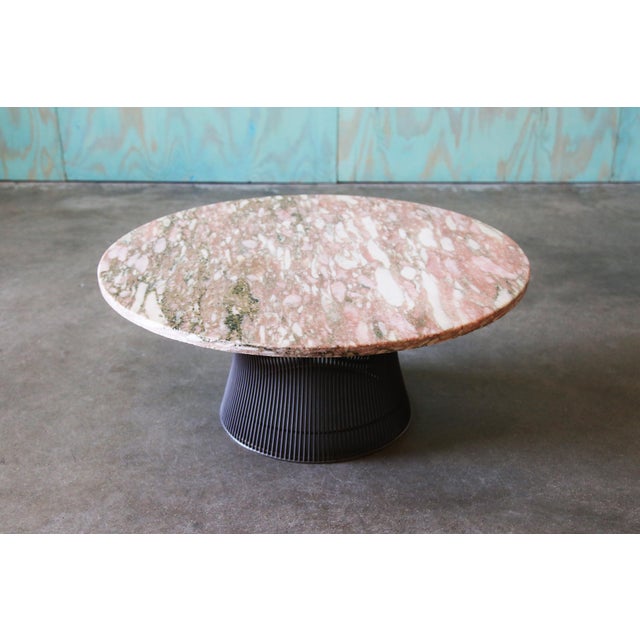 Metal 1960s Attributed to Warren Platner for Knoll Bronze Wire Coffee Table With Pink Marble Top For Sale - Image 7 of 9
