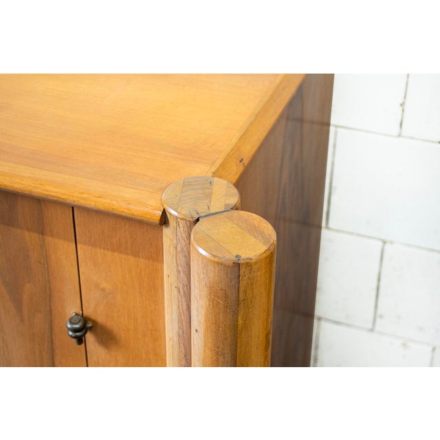 1970s Scuderia Horizontal Four-Door Walnut Sideboard by Carlo Scarpa for Bernini Italia, 1977 For Sale - Image 5 of 9