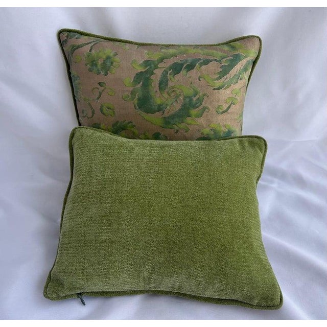 Pair of Fortuny Printed Textile Pillows in Emerald and Celadon Green For Sale - Image 4 of 5