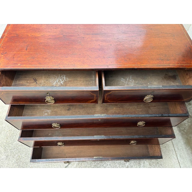 Antique 18th Century George III Period Mahogany Chest of Drawers / Dresser For Sale In Los Angeles - Image 6 of 8
