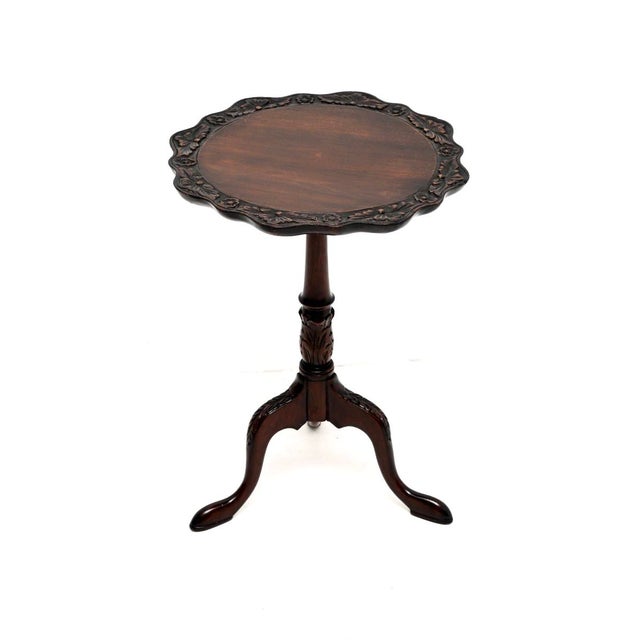 A charming and very well made antique wine table. This was made in England, it dates from around the 1900-1910 period. It...
