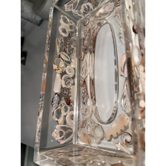 Vintage Thick Lucite Shell Encrusted Tissue Holder For Sale In Tampa - Image 6 of 12