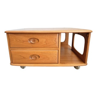 Mid-Century Modern Pandora Coffee Table in Blonde Elm by Lucian Ercolani for Ercol, 1980s For Sale