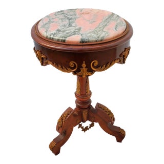 Vintage Oval French Pink Marble Top Side / Lamp / End Table With Gold Ormolu For Sale