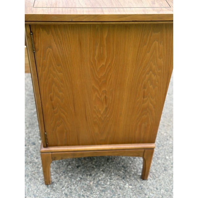 1960 Mid Century Credenza United Furniture For Sale In Los Angeles - Image 6 of 9