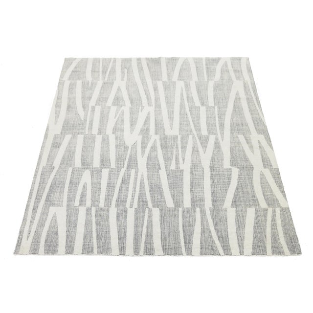 Abstract 8x10 Abstract Geometric Modern Flatweave Rug - Hand-Knotted Ivory & Slate Wool For Sale - Image 3 of 10