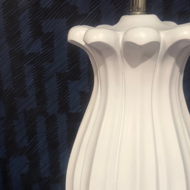 1950s Relocation Super Sale! Curvaceous Hollywood Regency White Palm Frond Table Lamp For Sale - Image 5 of 6