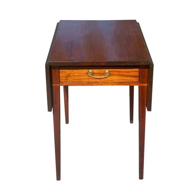 Hepplewhite Late 18th Century Antique Hepplewhite Southern Mahogany Pembroke Table With Barber Pole Inlay For Sale - Image 3 of 12