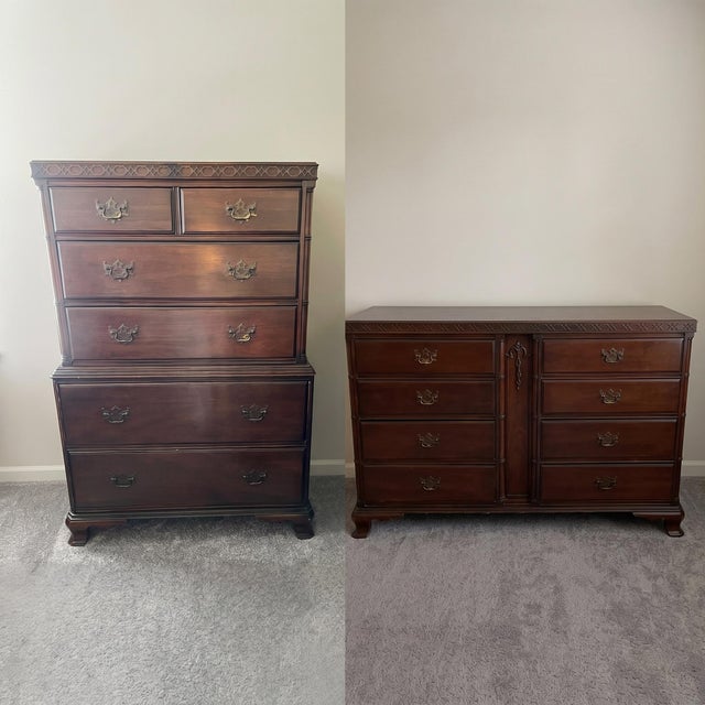 1940s 1946 Chippendale Reproduction Chest of Drawers, Bureau. For Sale - Image 5 of 5