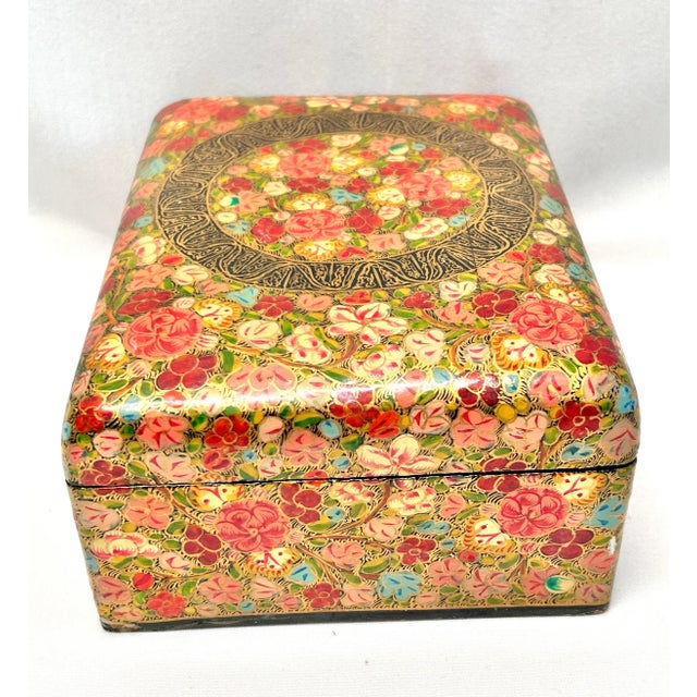Vintage Kashmiri Hand-Painted Papier-Mâché Floral Box, Large 8-Inch For Sale - Image 4 of 11