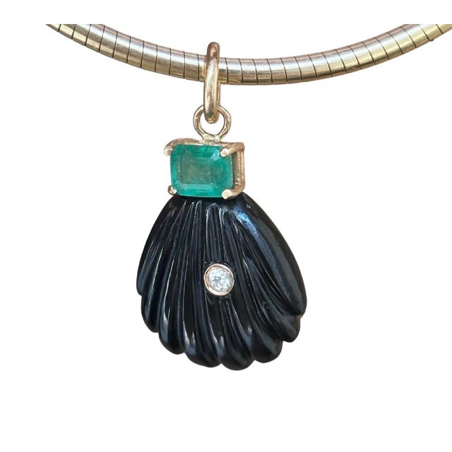 2020s Black Onyx Shell Pendant With Emerald, Diamond & 14k Gold For Sale - Image 5 of 6
