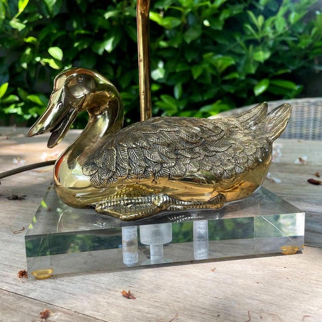 1970s Vintage Brass Duck Table Lamp on Clear Acrylic Base, 1970s For Sale - Image 5 of 18