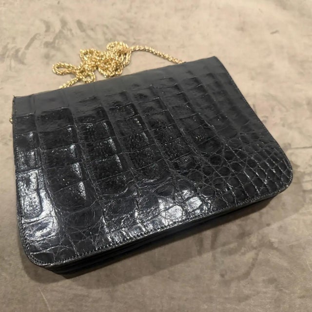 1970s High Quality Vintage Black Leather and Brass Italian Shoulder Bag For Sale - Image 15 of 18