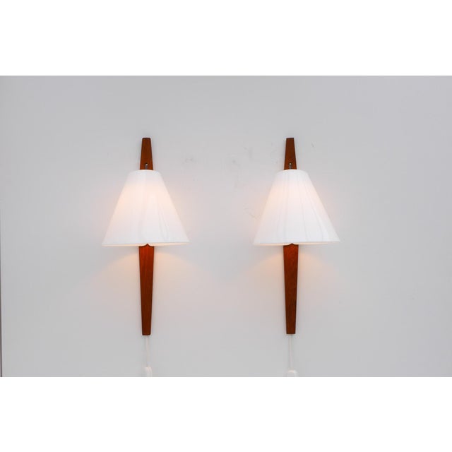Mid-Century Modern Swedish Wall Sconces in Teak by Uno & Östen Kristiansson for Luxus, 1975, Set of 2 For Sale - Image 16 of 18