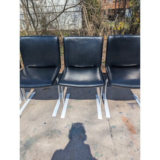 Mid-Century Modern 1970s Attributed to Giovanni Offredi for Saporiti Italia Dining Chairs Set of 4 For Sale - Image 3 of 9
