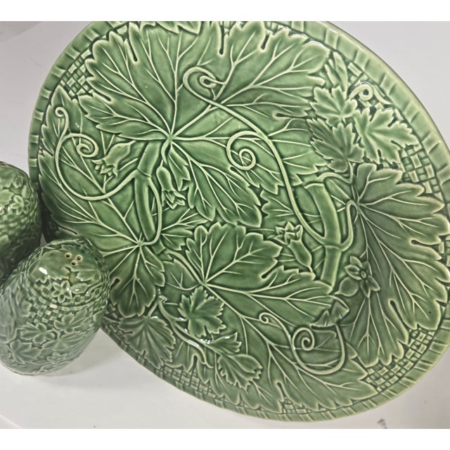 This iconic green bordallo pinheiro serving piece is neither bowl nor platter- but somehow both- is gorgeous. Honestly? Im...