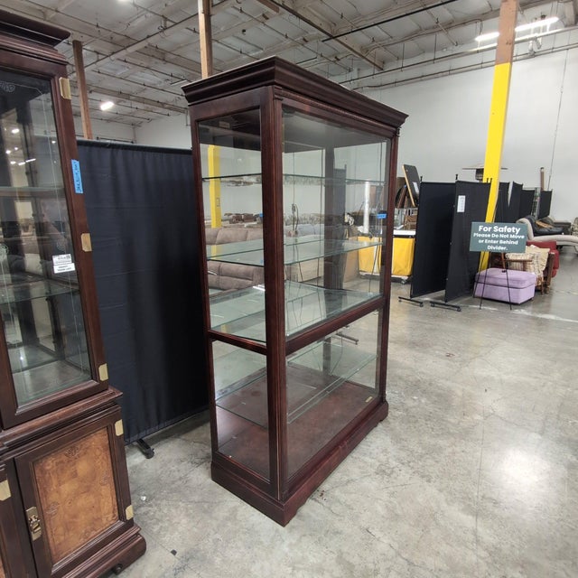 Traditional Howard Miller Townsend Lighted Curio Cabinet 680-235, Windsor Cherry With Mirrored Back For Sale - Image 3 of 10