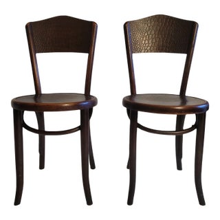 Early 20th Century Pair of Thonet Style Embossed Wood Chairs For Sale